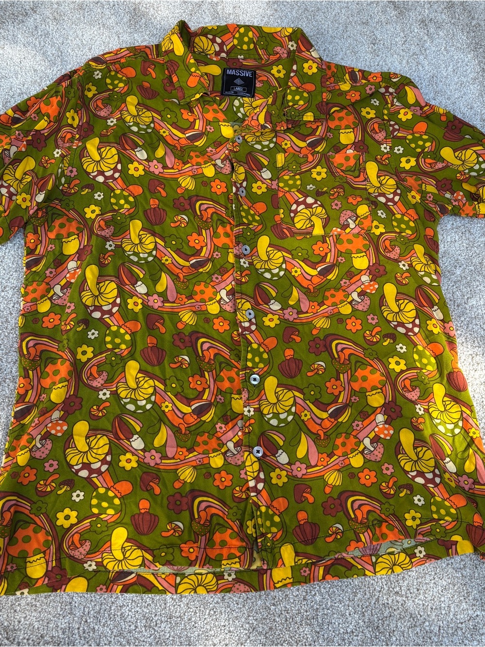 Massive Men's Large Button Up Shirt Psychedelic Style Floral Mushroom Pattern - Picture 2 of 7